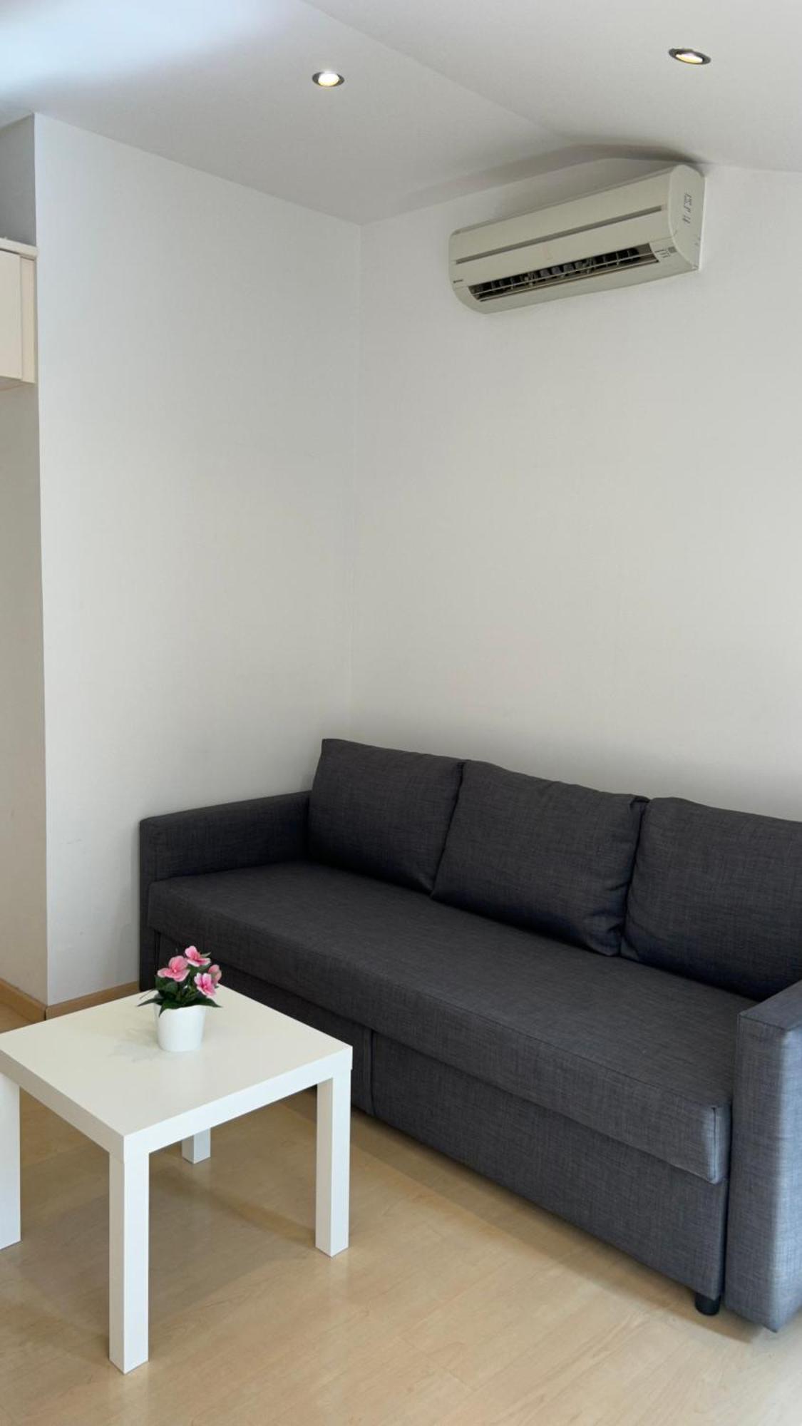 Se Centrico Con Terraza Daire Terrassa Dış mekan fotoğraf